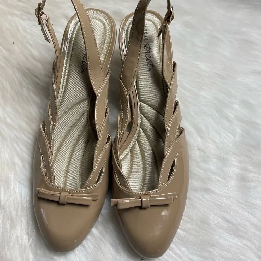 Easy street patentย khaki slingโbackโshoesโroundโtoeโsizeโ11M